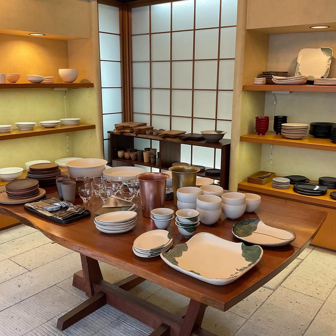 パンとチーズチーズとワインと器の会