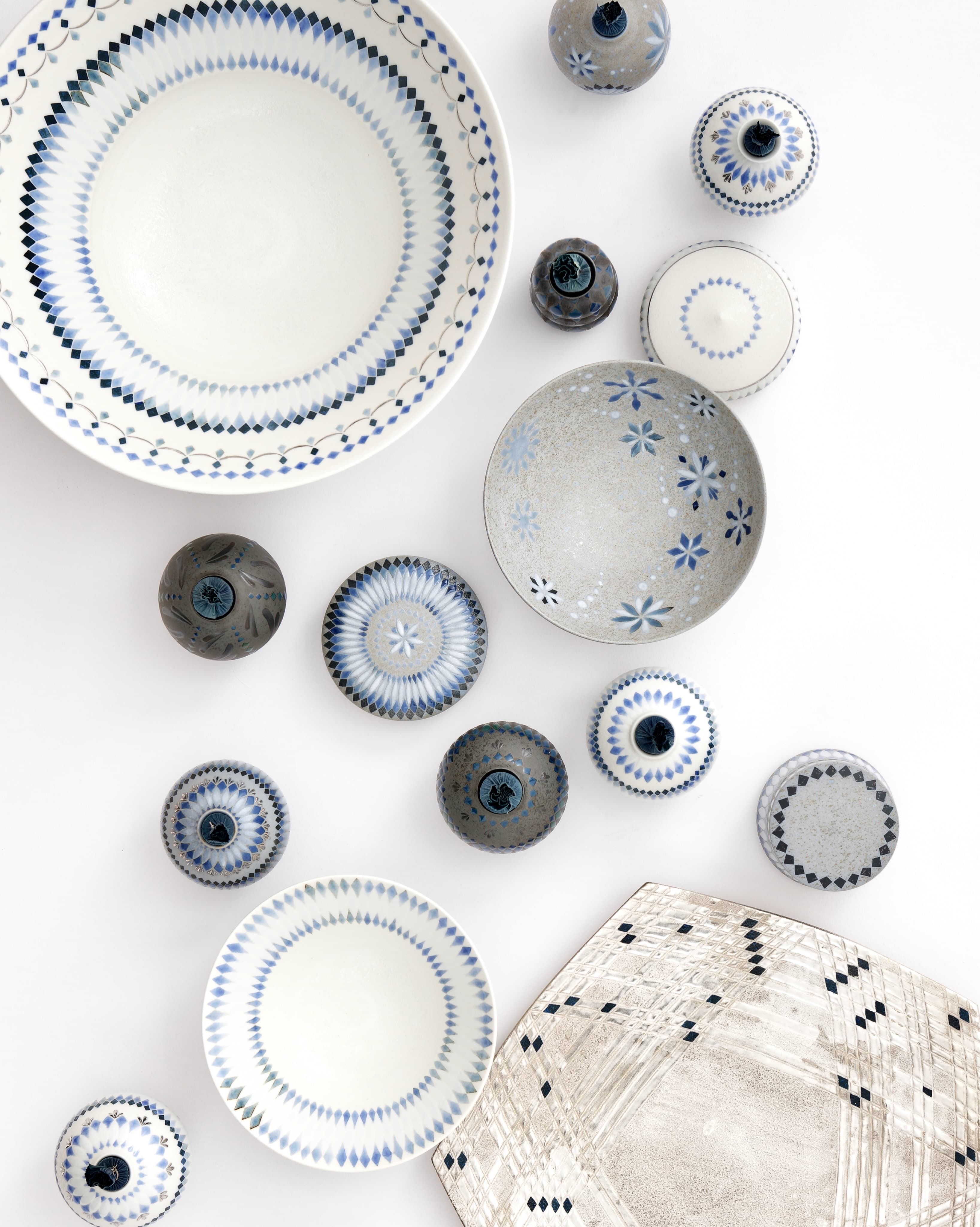 Tomomi Akashi Ceramic Exhibition – The Allure of Blue
